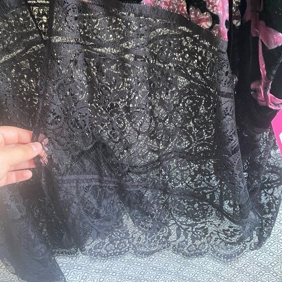 NWT Floral Kimono/Cover Up with lace bottom - Picture 3 of 5